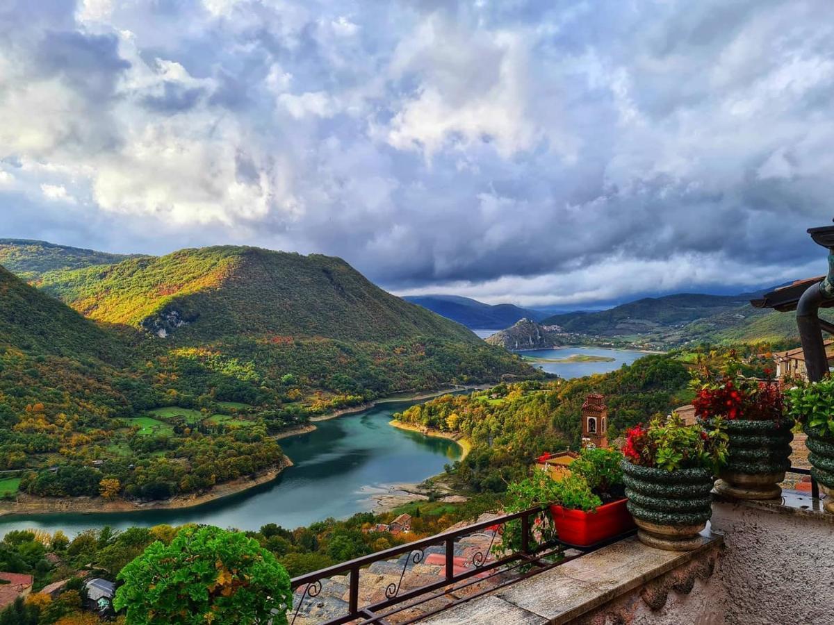 La Casa Sul Fiordo Lago Del Turano Paganico Sabino エクステリア 写真